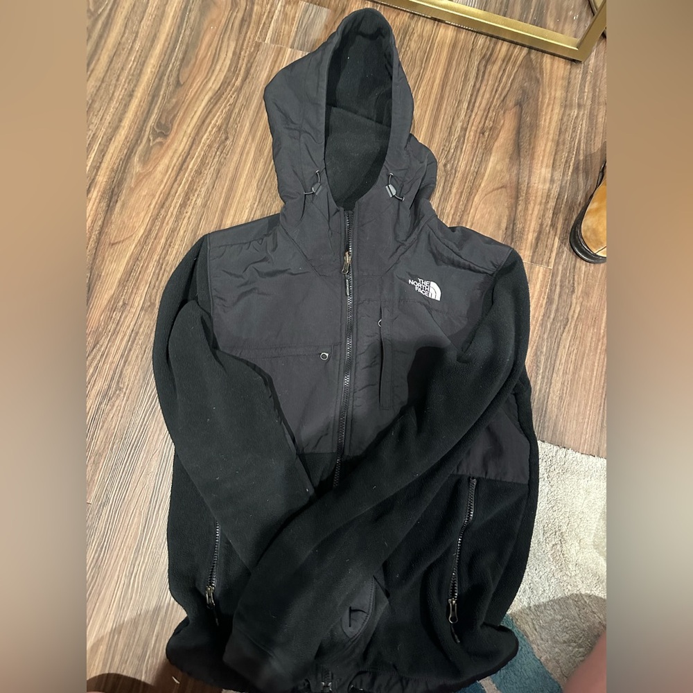 Black Northface Men’s small jacket with hood